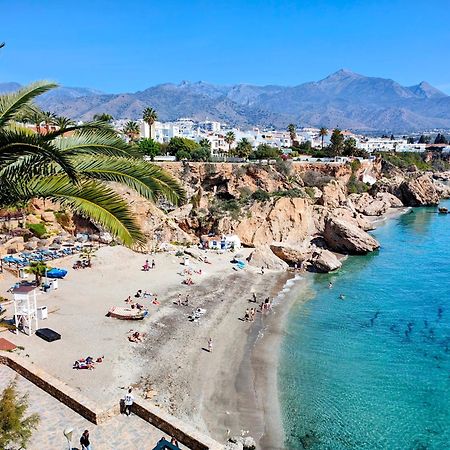 Renovated Apartment On Beachside With Pool Nerja Buitenkant foto