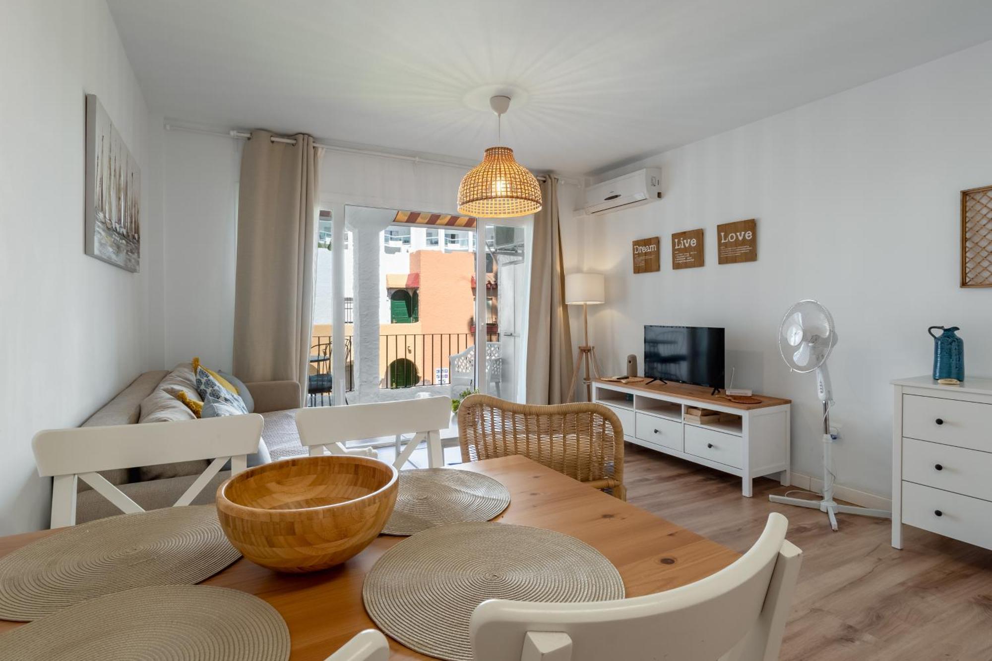 Renovated Apartment On Beachside With Pool Nerja Buitenkant foto