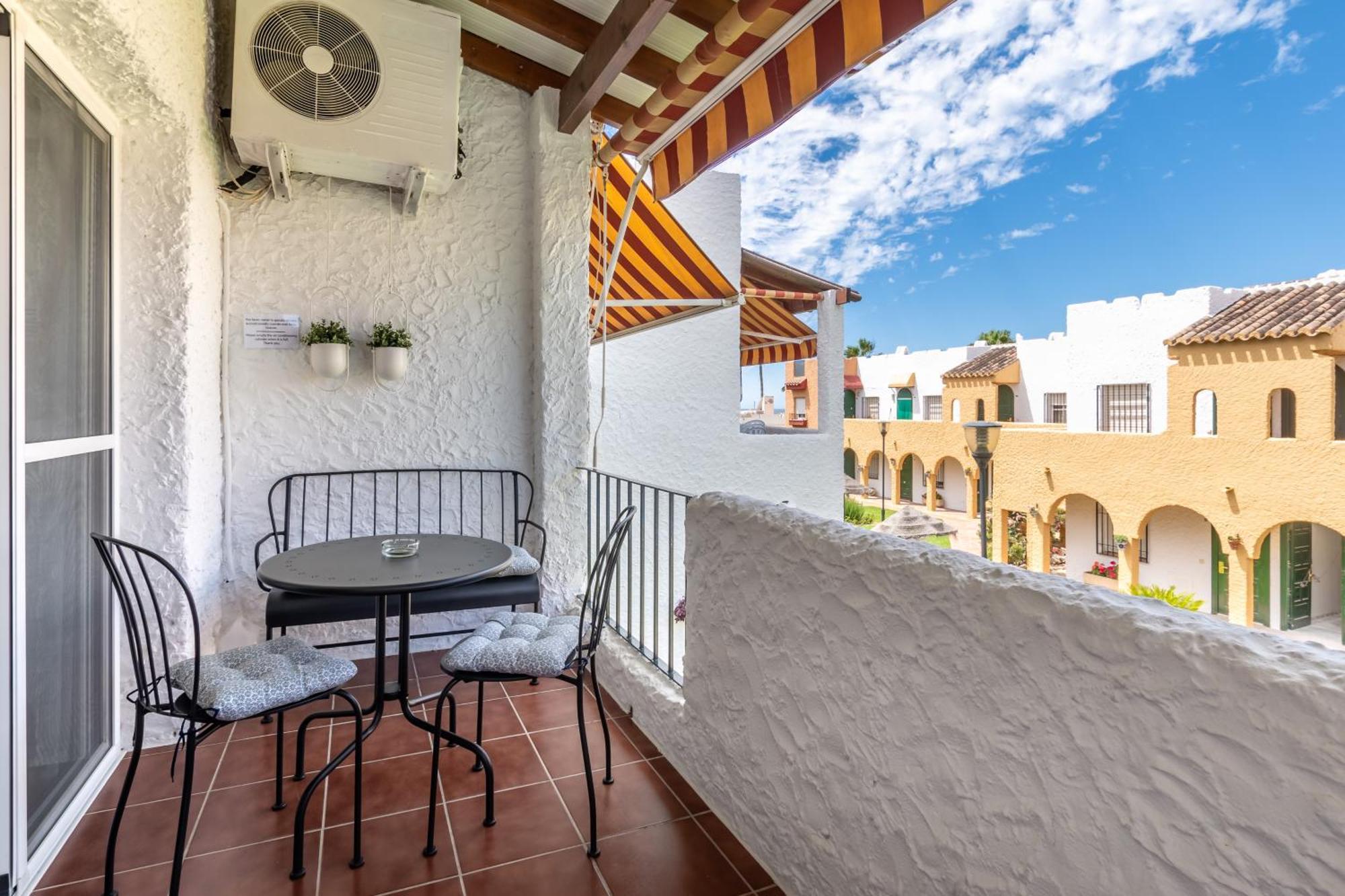 Renovated Apartment On Beachside With Pool Nerja Buitenkant foto