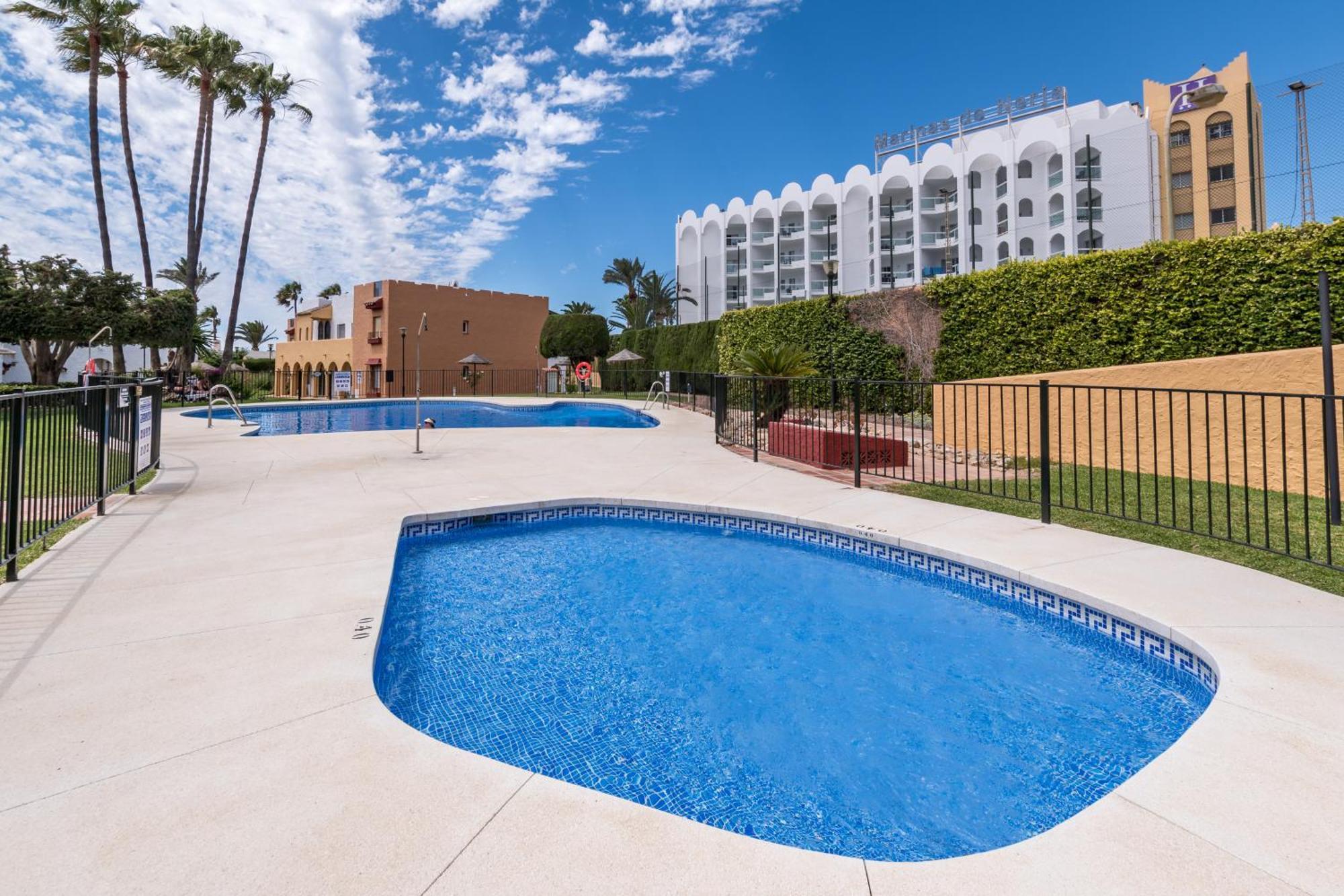 Renovated Apartment On Beachside With Pool Nerja Buitenkant foto