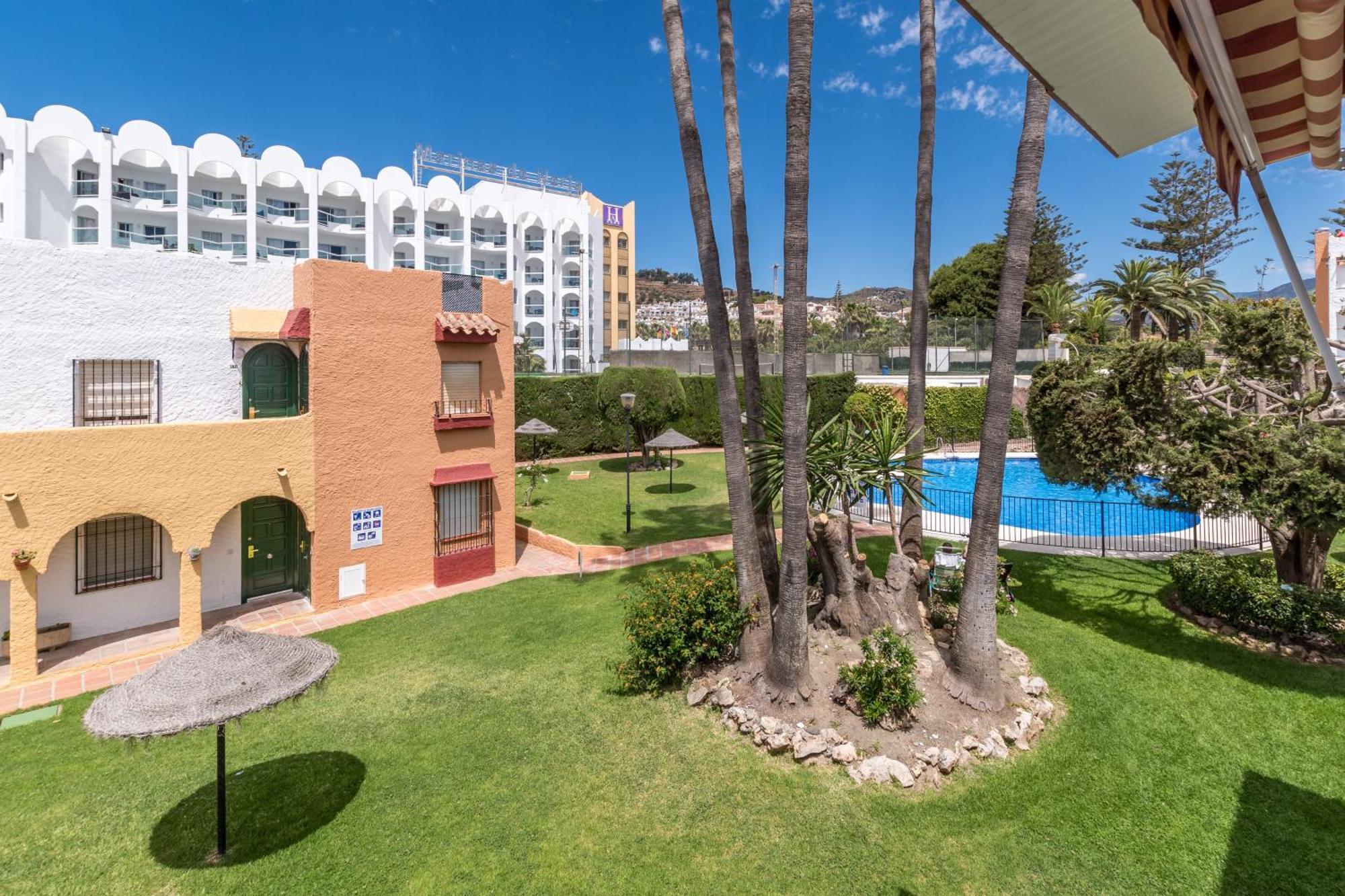 Renovated Apartment On Beachside With Pool Nerja Buitenkant foto